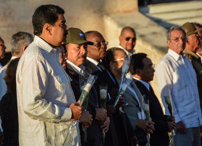 Ceremonia de inhumación de las cenizas del líder histórico de la Revolución cubana Fidel Castro, en el Cementerio de Santa Ifigenia, de Santiago de Cuba, el 4 de diciembre de 2016. ACN FOTO/Marcelino VÁZQUEZ HERNÁNDEZ