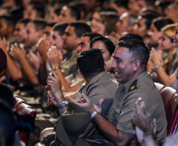 Participantes en la gala político-cultural por los 55 años de la Unión de Jóvenes Comunistas (UJC) y 56 de la Organización de Pioneros José Martí, en el teatro Karl Marx, en La Habana, el 4 de abril de 2017. ACN FOTO/Abel PADRÓN PADILLA