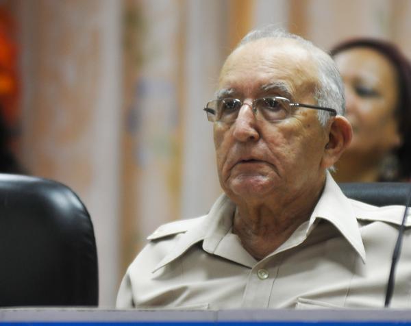 Encabeza vicepresidente Rosales del Toro delegación cubana a toma de posesión en Irán