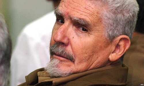 El Comandante de la Revolución Ramiro Valdés Menéndez, miembro del Buró Político del Partido Comunista de Cuba (PCC) y vicepresidente de los Consejos de Estado y de Ministros, asistió hoy a la entrega de la antorcha Santiago Arde al equipo de béisbol local. El Comandante de la Revolución Ramiro Valdés Menéndez, miembro del Buró Político del Partido Comunista de Cuba (PCC) y vicepresidente de los Consejos de Estado y de Ministros, asistió hoy a la entrega de la antorcha Santiago Arde al equipo de béisbol local.