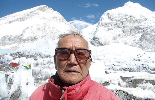 El nepalés Bahadur Sherchan. Foto: thehimalayantimes El nepalés Bahadur Sherchan. Foto: thehimalayantimes