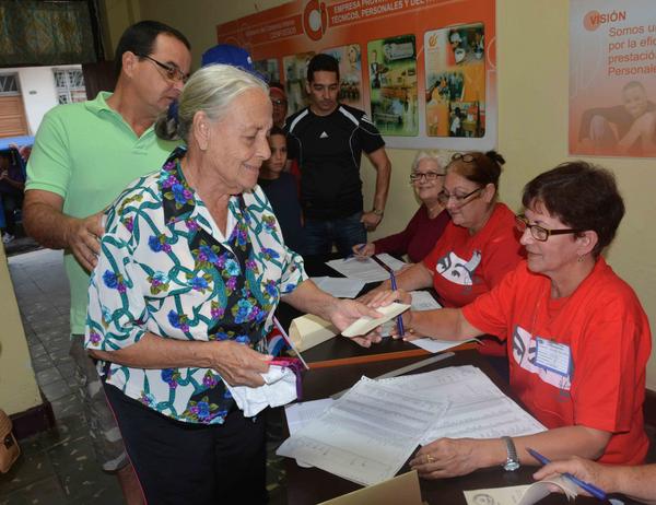 Cerca de dos y medio millones de electores ya votaron en Cuba