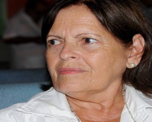La Licenciada en psicología Dania de los Ángeles Martos, integrante de la brigada médica cubana del Contingente Internacional de Médicos Especializados en el Enfrentamiento de Desastres y Graves Epidemias Henry Reeve, ofrece declaraciones a la Agencia Cubana de Noticias (ACN), horas antes de partir hacia México, para atender a los damnificados por el terremoto que dejó un centenar de muertos en Oaxaca el pasado 7 de septiembre, desde el Aeropuerto Internacional José Martí, en La Habana, el 29 de septiembre de 2017. ACN FOTO/Omara GARCÍA MEDEROS