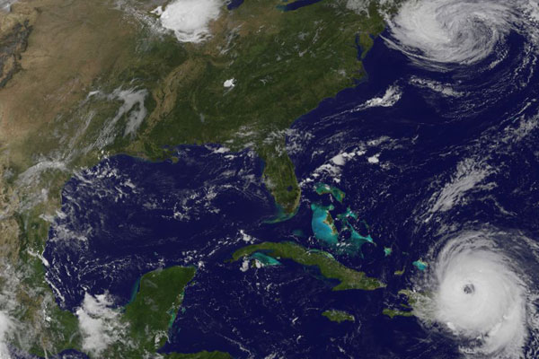 Durante la noche y primeras horas de la madrugada de hoy, el intenso huracán María ha aumentado la intensidad de sus vientos máximos sostenidos hasta los 185 kilómetros por hora, con rachas superiores y la presión mínima central es de 959 hectoPascal, por lo que ha recuperado la categoría tres en la escala Saffir Simpson de un máximo de cinco. Foto Instituto de Meteorología