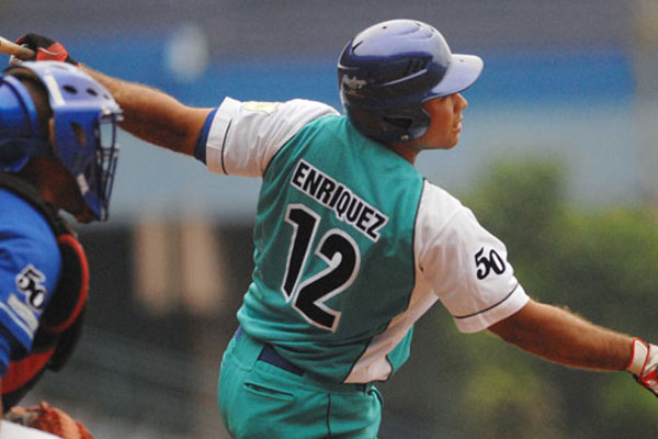 Los peloteros cubanos Michel Enríquez, de la Isla de la Juventud, Yordanis Samón, de Las Tunas, y José Pablo Cuesta, de Industriales, se incorporarán a sus equipos a partir del juego 31 de la actual edición 57 de la Serie Nacional de Béisbol.