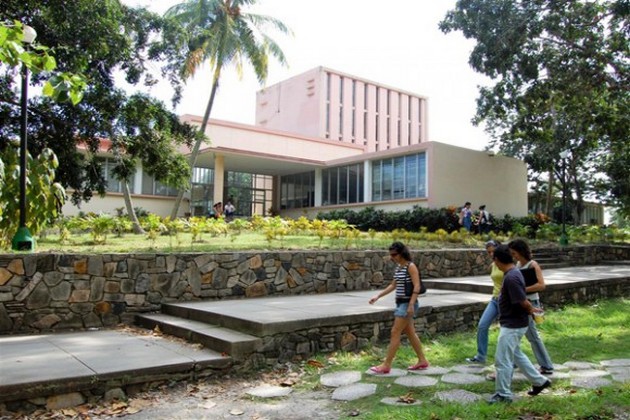 Pantalones abdomen Insignificante Universidad de Las Villas lista para nuevos estudiantes