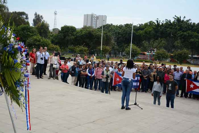 0409-peru-delegacion-cuba4.jpg