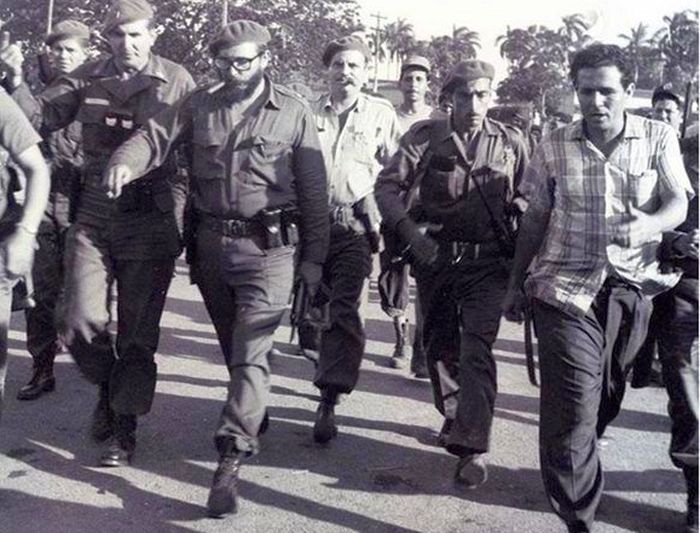  Fidel recorre Playa Girón con José R. Fernández 