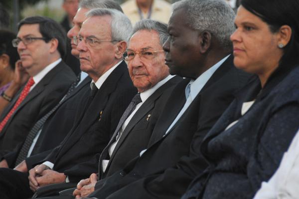 Asiste Raúl Castro a la inauguración de la estatua ecuestre de Martí