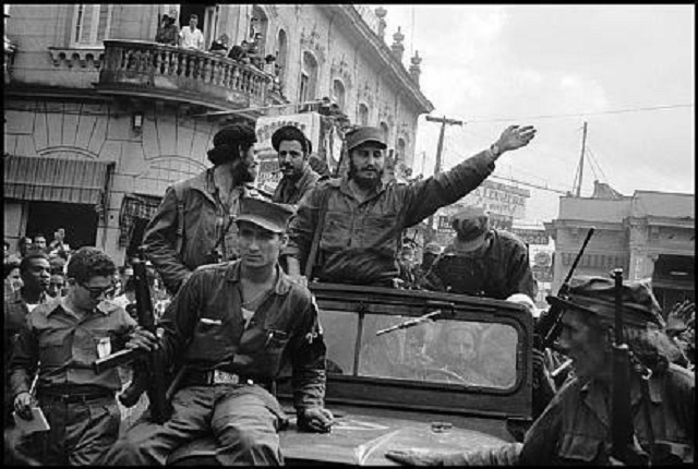 El ocho de enero arribó Fidel Castro al frente de la Caravana de la Libertad a La Habana y consolidó el triunfo de la última etapa de la Revolución definitiva, iniciada el 26 de julio de 1953 con el ataque al Cuartel Moncada protagonizado por la juventud del centenario dirigida por el joven líder, quien se impuso a duros reveses al ser masacrados sus compañeros entre los muros de la odiada fortaleza.