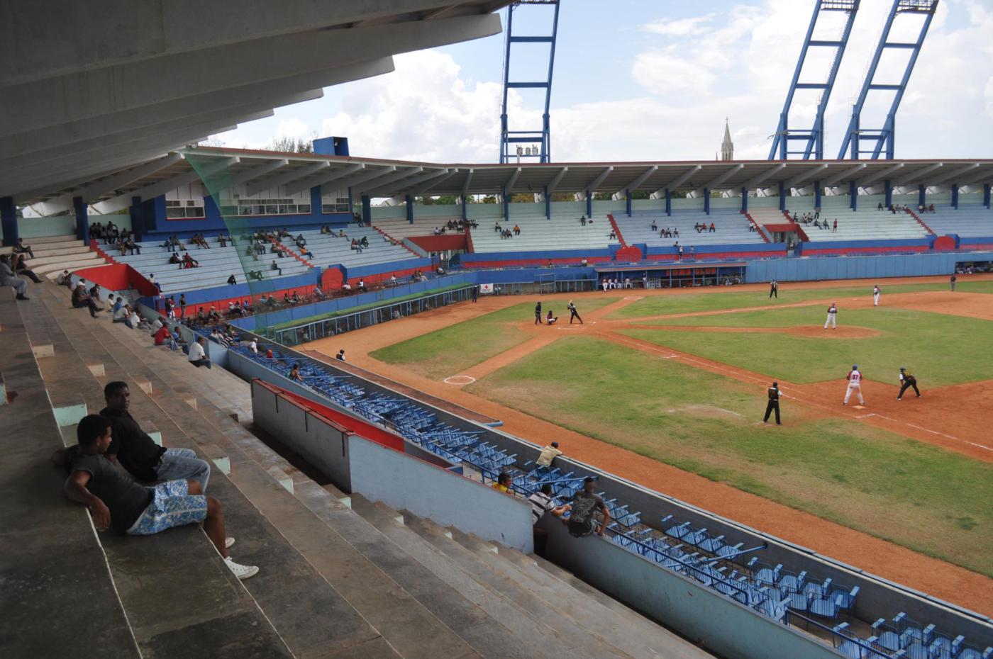 0716-estadio Cándido González Morales-2.jpg