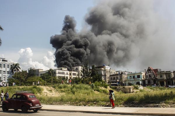 Sin víctimas fatales incendio en Oncológico de La Habana