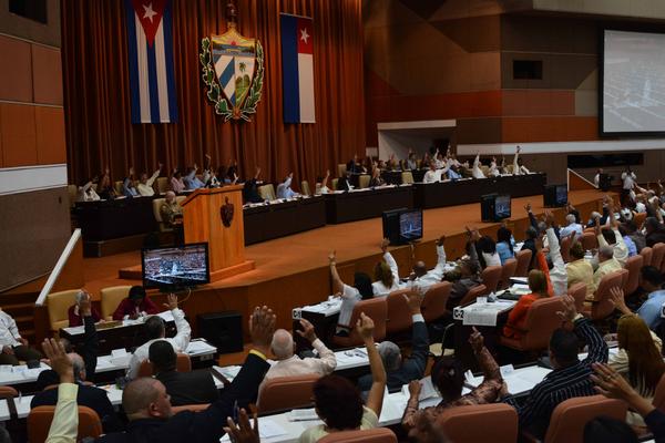 Sesión extraordinaria de la IX Legislatura de la Asamblea Nacional del Poder Popular, en el salón plenario del Palacio de Convenciones de La Habana, el 2 de junio de 2018. Sesión extraordinaria de la IX Legislatura de la Asamblea Nacional del Poder Popular, en el salón plenario del Palacio de Convenciones de La Habana, el 2 de junio de 2018. ACN FOTO/Marcelino VÁZQUEZ HERNÁNDEZ
