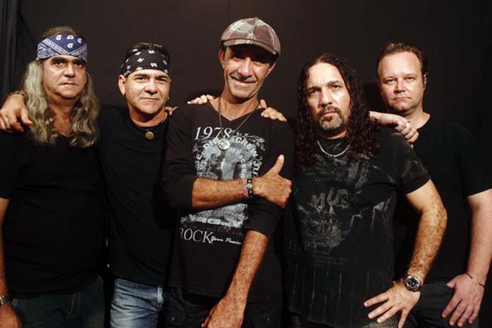 Grupo de Rock Extraño Corazón Grupo de Rock Extraño Corazón