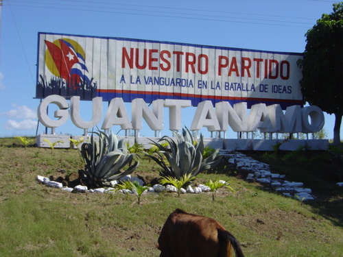 0918-cartel-guantanamo.jpg