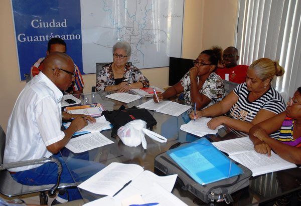 0923-gladys-bejerano-constitucion1.jpg