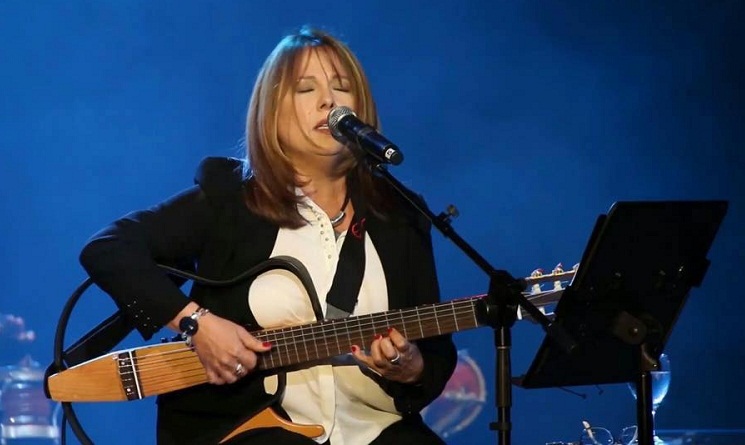 Liuba María Hevia, de gira con su guitarra Liuba María Hevia, de gira con su guitarra