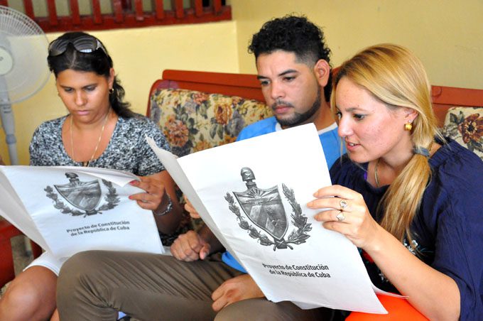 Maestros y estudiantes enriquecerán la Reforma Constitucional cubana Maestros y estudiantes enriquecerán la Reforma Constitucional cubana