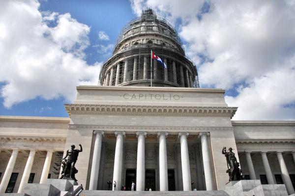 El Capitolio, Monumento Nacional de Cuba, continúa en fase de restauración, en La Habana, el 28 de febrero de 2018. ACN FOTO/Omara GARCÍA MEDEROS