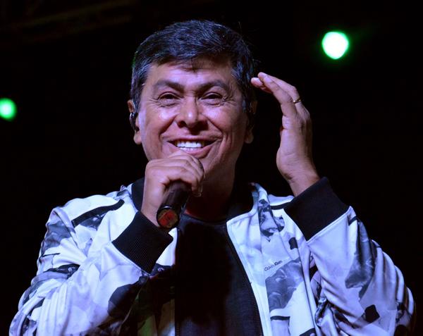 El cantante salvadoreño Álvaro Torres, cautiva al público camagüeyano, durante el concierto en la Plaza de la Revolución Mayor General Ignacio Agramonte Loynaz, en Camagüey, Cuba, el 15 de julio de 2018. ACN FOTO/ Rodolfo BLANCO CUÉ El cantante salvadoreño Álvaro Torres, cautiva al público camagüeyano, durante el concierto en la Plaza de la Revolución Mayor General Ignacio Agramonte Loynaz, en Camagüey, Cuba, el 15 de julio de 2018. ACN FOTO/ Rodolfo BLANCO CUÉ