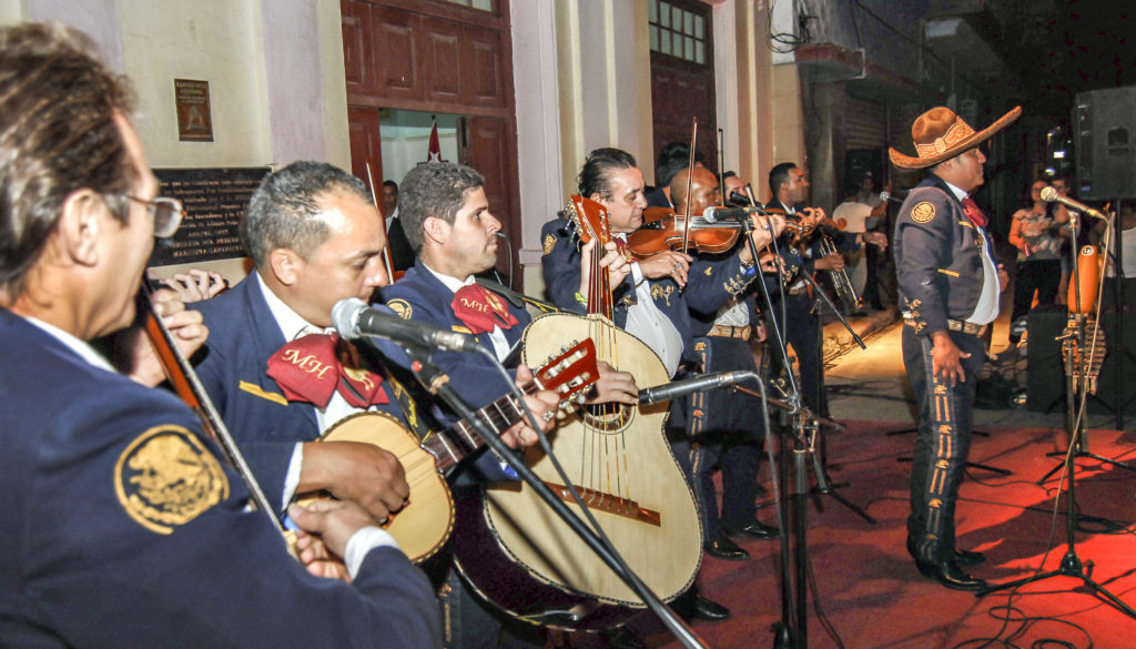 0718-mariachis-habana.jpg