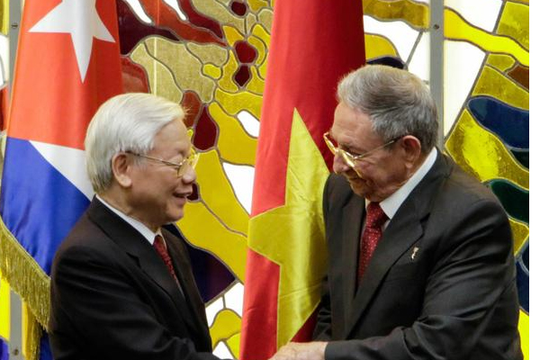 Máximas autoridades políticas y de Gobierno vietnamitas felicitan a sus homólogos cubanos