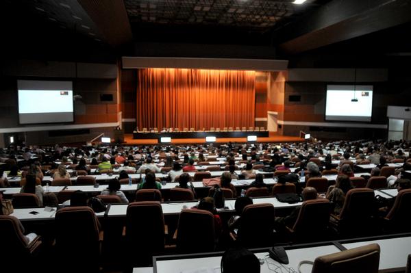 Conferencia magistral con especialistas de la Academia Americana de Oftalmología, como parte del VIII Congreso Internacional y XVI Nacional de Oftalmología, con sede en el Palacio de Convenciones de La Habana, Cuba, el 4 de mayo de 2018. ACN FOTO/ Omara GARCÍA MEDEROS