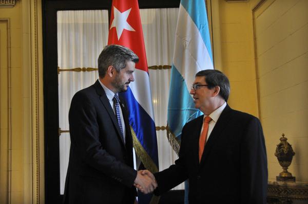 Canciller cubano recibe al Jefe de Gabinete de Argentina