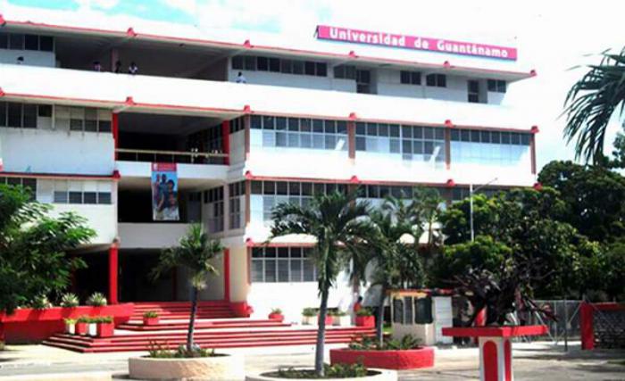 1004-universidad-guantanamo.jpg