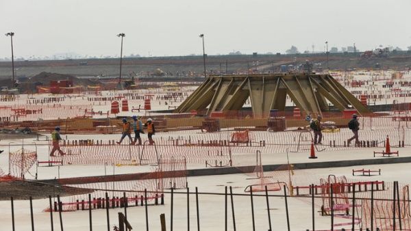 El presidente mexicano indicó que será responsabilidad del próximo Gobierno decidir sobre la construcción del nuevo aeropuerto. | Foto: EFE El presidente mexicano indicó que será responsabilidad del próximo Gobierno decidir sobre la construcción del nuevo aeropuerto. | Foto: EFE