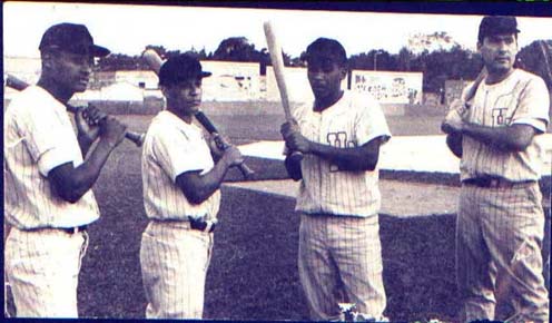 Wilfredo Sánchez, Rigoberto Rosique, Félix Isasi, los Tres Mosqueteros, junto a Tomás Soto. Wilfredo Sánchez, Rigoberto Rosique, Félix Isasi, los Tres Mosqueteros, junto a Tomás Soto.