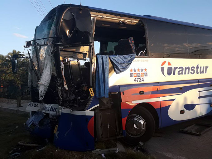 Una persona grave y 11 lesionados por accidente de tránsito en Bayamo