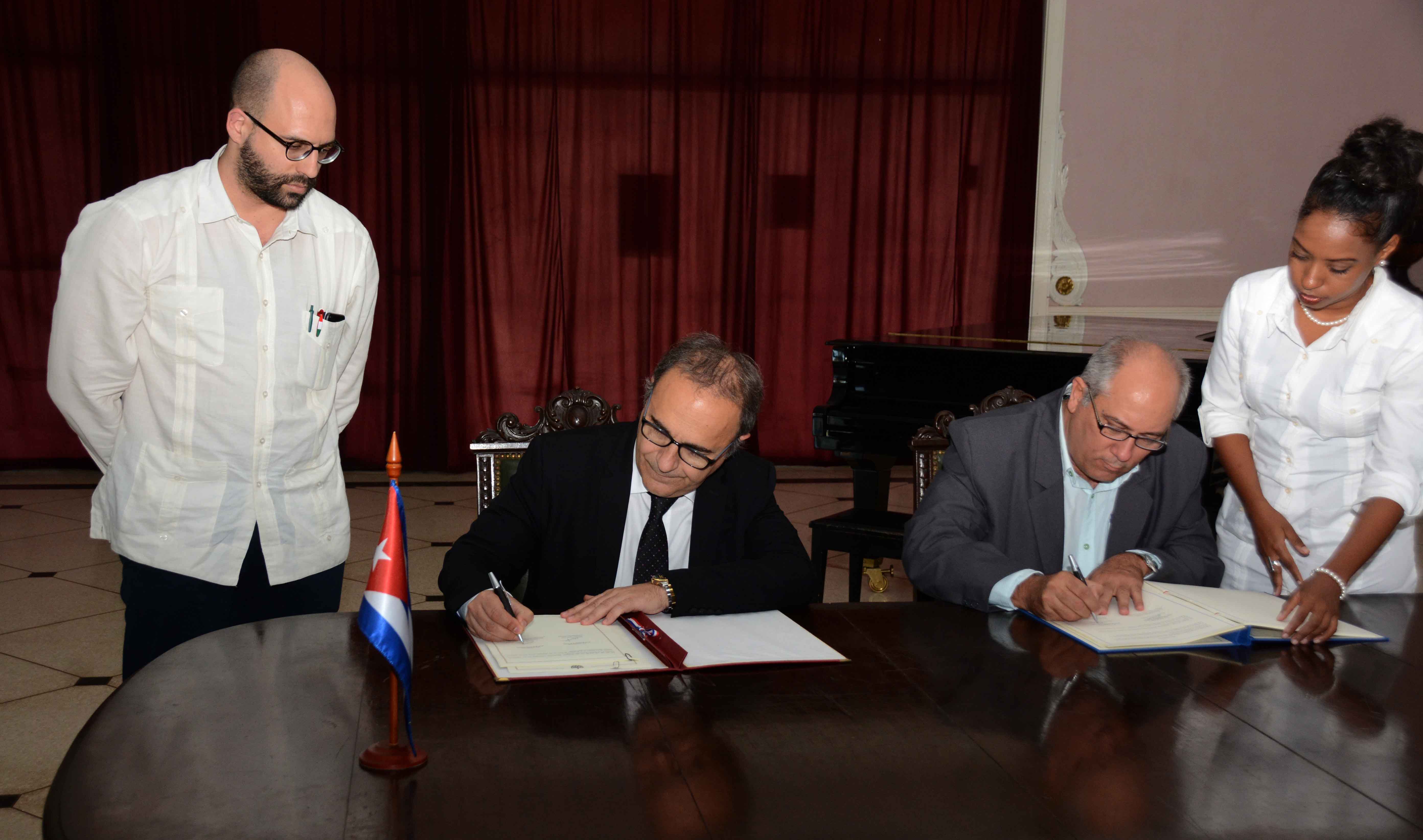 firma de convenio entre cuba e italia.jpg