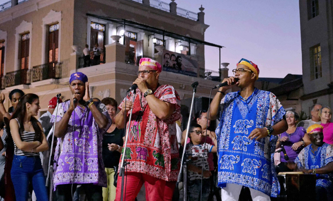 Presentación de la agrupación camagüeyana Rumbatá, uno de los más importantes elencos rumberos de Cuba, en la plaza del Gallo, en Camagüey, el 5 de febrero de 2019, a propósito de las festividades por la Semana de la Cultura y el aniversario 505 de la otrora Villa de Santa María del Puerto del Príncipe. Presentación de la agrupación camagüeyana Rumbatá, uno de los más importantes elencos rumberos de Cuba, en la plaza del Gallo, en Camagüey, el 5 de febrero de 2019, a propósito de las festividades por la Semana de la Cultura y el aniversario 505 de la otrora Villa de Santa María del Puerto del Príncipe.