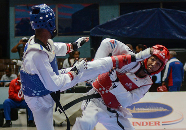 0210-taekwondo-cubanos1.jpg