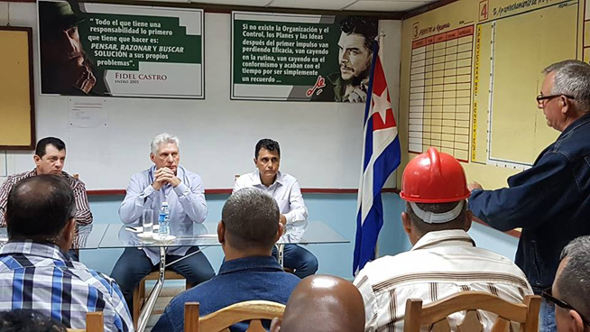 En el central azucarero Antonio Guiteras, en el tunero municipio de Puerto Padre, el presidente Díaz-Canel llama a la reanimación de los bateyes y sus servicios públicos, creando con belleza para el bienestar de su gente. En el central azucarero Antonio Guiteras, en el tunero municipio de Puerto Padre, el presidente Díaz-Canel llama a la reanimación de los bateyes y sus servicios públicos, creando con belleza para el bienestar de su gente.