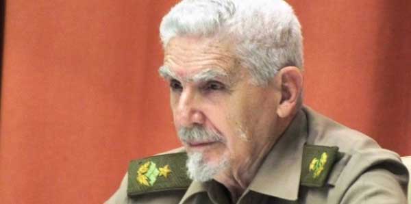 Comandante de la Revolución Ramiro Valdés Menéndez Comandante de la Revolución Ramiro Valdés Menéndez