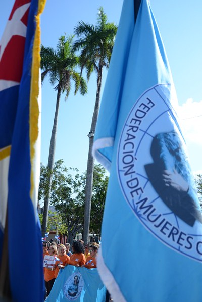 Avileñas que participarán en el X Congreso de la Federación de Mujeres Cubanas, en el acto de abanderamiento celebrado en el parque José Martí, en la ciudad de Ciego de Ávila, Cuba, el 18 de febrero de 2019.