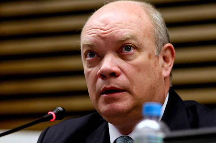 Rodrigo Malmierca, ministro de Comercio Exterior y la Inversión Extranjera, destacó este martes el amplio potencial de cooperación con Argelia en materia científica durante su visita a un centro de investigación en Argel. Rodrigo Malmierca, ministro de Comercio Exterior y la Inversión Extranjera, destacó este martes el amplio potencial de cooperación con Argelia en materia científica durante su visita a un centro de investigación en Argel.