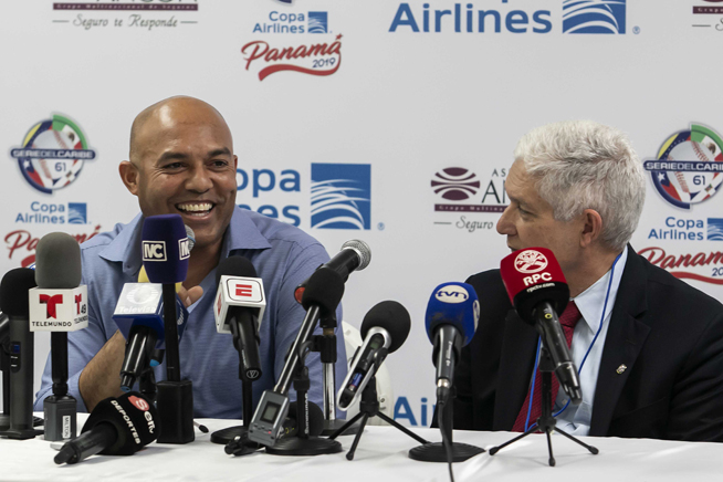 El panameño Mariano Rivera (I), ex jugador de las Grandes Ligas, durante la conferencia de prensa en la ciudad de Panamá, en el marco de la edición 61 de la Serie del Caribe de Béisbol, el 4 de febrero de 2019. El panameño Mariano Rivera (I), ex jugador de las Grandes Ligas, durante la conferencia de prensa en la ciudad de Panamá, en el marco de la edición 61 de la Serie del Caribe de Béisbol, el 4 de febrero de 2019.