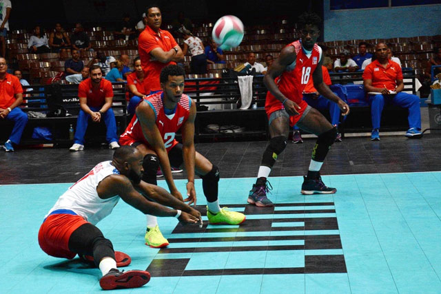 La selección masculina de voleibol de Cuba (rojos), venció tres set por cero a México, en la primera jornada de la Copa de Retadores de la Confederación de Norte, Centroamérica y el Caribe (Norceca), en el coliseo de la Ciudad Deportiva, en La Habana, el 30 de mayo de 2019. ACN FOTO/Marcelino VÁZQUEZ HERNÁNDEZ 0602-voleibol-masculino1.jpg