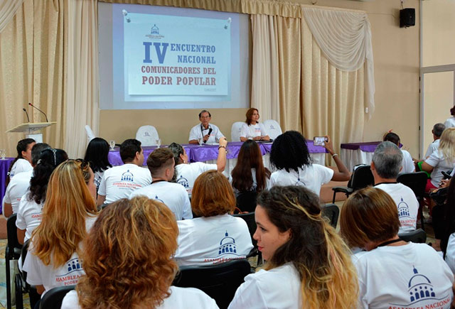 Ana María Mari Machado (centro der.), Vicepresidenta de la Asamblea Nacional del Poder Popular (ANPP), y Tubal Páez Hernández (centro izq.), Director de Comunicación Social de la ANPP, presiden el IV Encuentro Nacional de Comunicadores del Poder Popular, en el Centro de Convenciones Santa Cecilia, en Camagüey, Cuba, el 19 de junio de 2019. ACN FOTO/ Rodolfo BLANCO CUÉ 0619-comunicadores-pp4.jpg