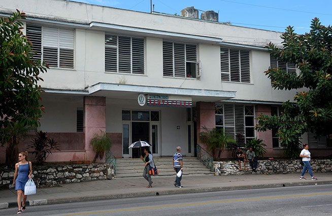 0626-POLICLÍNICO_01.jpg