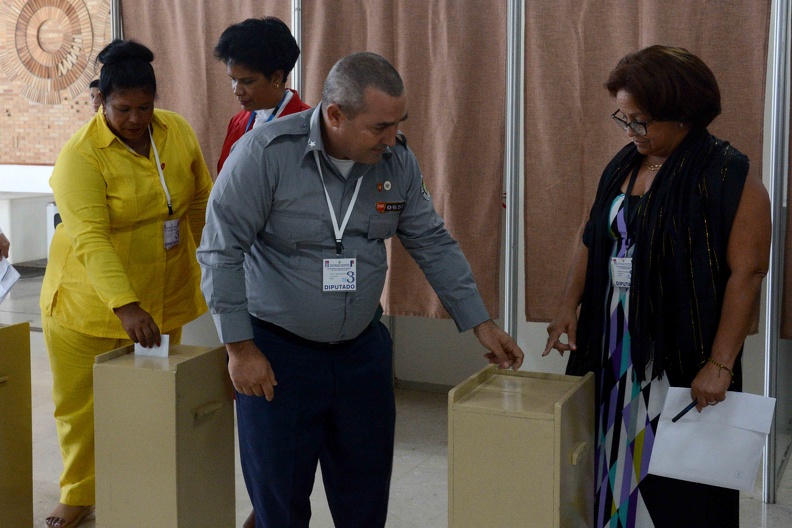 0713-asamblea-votacion-comision-electoral.4.jpg