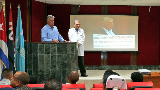 0718-Díaz-Canel recorre centros de salud-1.jpg