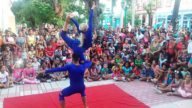 0722-Duo-de-equilibristas-Family.jpg