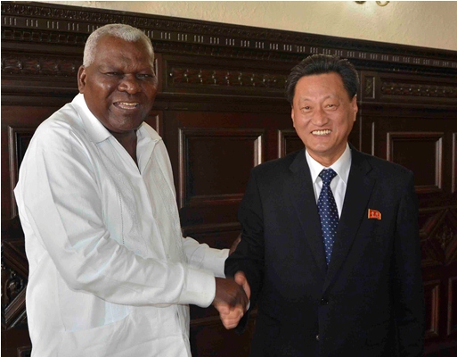 Recibe Esteban Lazo Hernández (I), presidente de la Asamblea Nacional del Poder Popular (ANPP), a Ma Chol-su (D), embajador de la República Popular Democrática de Corea, en el Capitolio Nacional, sede institucional de la ANPP, en La Habana, Cuba, el 14 de marzo de 2019 Recibe Esteban Lazo Hernández (I), presidente de la Asamblea Nacional del Poder Popular (ANPP), a Ma Chol-su (D), embajador de la República Popular Democrática de Corea, en el Capitolio Nacional, sede institucional de la ANPP, en La Habana, Cuba, el 14 de marzo de 2019