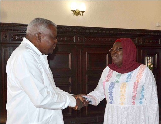 Recibe Esteban Lazo Hernández (D), presidente de la Asamblea Nacional del Poder Popular (ANPP), a Kujejatou K.B Manneh (D), embajadora de la República de Gambia, en el Capitolio Nacional, sede institucional de la ANPP, en La Habana, Cuba, el 14 de marzo de 2019 Recibe Esteban Lazo Hernández (D), presidente de la Asamblea Nacional del Poder Popular (ANPP), a Kujejatou K.B Manneh (D), embajadora de la República de Gambia, en el Capitolio Nacional, sede institucional de la ANPP, en La Habana, Cuba, el 14 de marzo de 2019