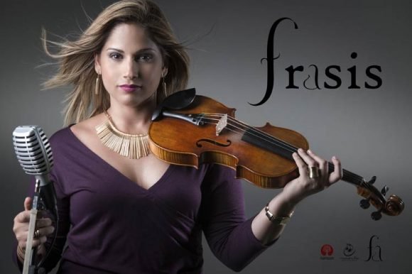 Los talentosos jóvenes de Frasis, destacada agrupación vocal e instrumental de la Isla, inaugurarán mañana, en la occidental provincia de Artemisa, el proyecto artístico Parafraseando tu música, enfocado al acercamiento de los niños a las sonoridades cubanas. Los talentosos jóvenes de Frasis, destacada agrupación vocal e instrumental de la Isla, inaugurarán mañana, en la occidental provincia de Artemisa, el proyecto artístico Parafraseando tu música, enfocado al acercamiento de los niños a las sonoridades cubanas.