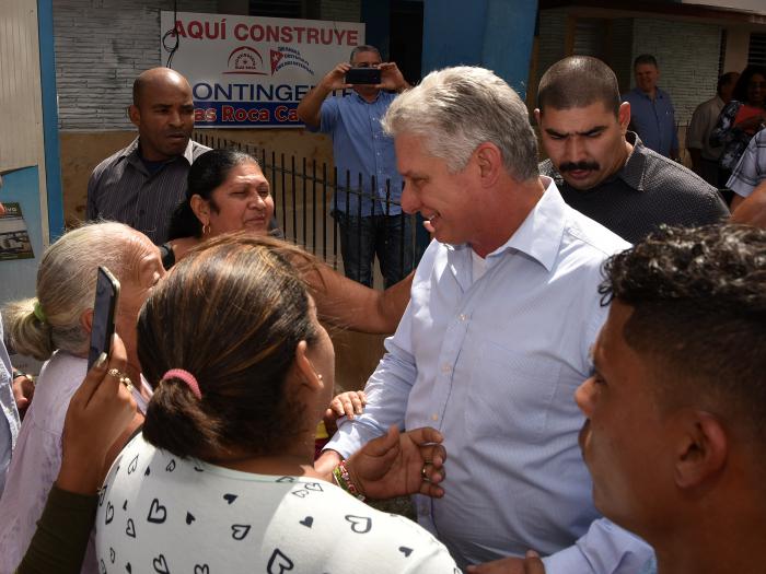 El Presidente cubano Miguel Díaz-Canel Bermúdez encabezó este jueves la visita gubernamental a la capital, donde se examinaron temas vitales que inciden en el desarrollo de la economía y en una mejor calidad de vida de la población. El Presidente cubano Miguel Díaz-Canel Bermúdez encabezó este jueves la visita gubernamental a la capital, donde se examinaron temas vitales que inciden en el desarrollo de la economía y en una mejor calidad de vida de la población.